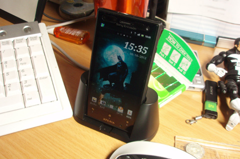 Xperia#8482; acro HD IS12S