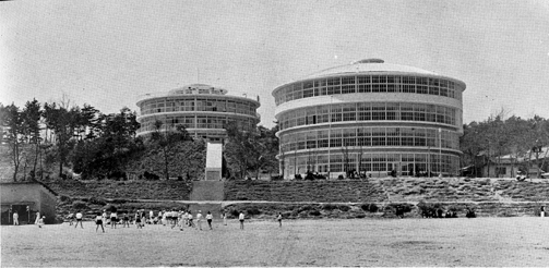 195506　帝塚山学園第1期＜左側＞１　奈良市（坂本鹿名夫） 
