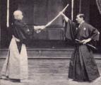 なぜ日本の剣術は奇声を発するのか